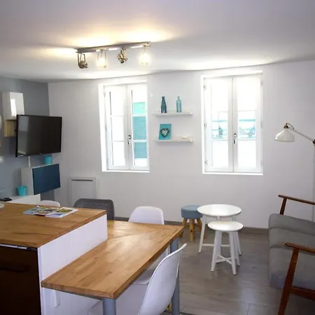Cosy Apartment In The Center Of La Flotte Buitenkant foto