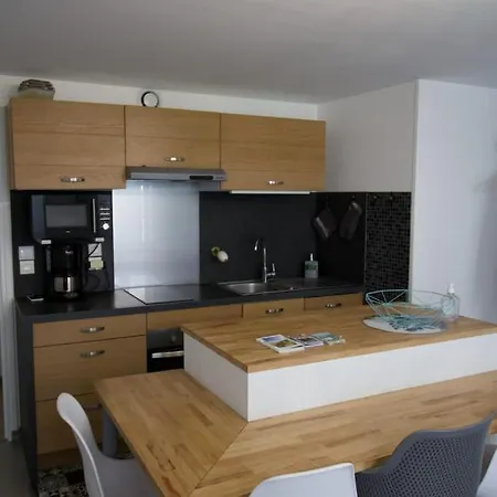 Cosy Apartment In The Center Of La Flotte Buitenkant foto